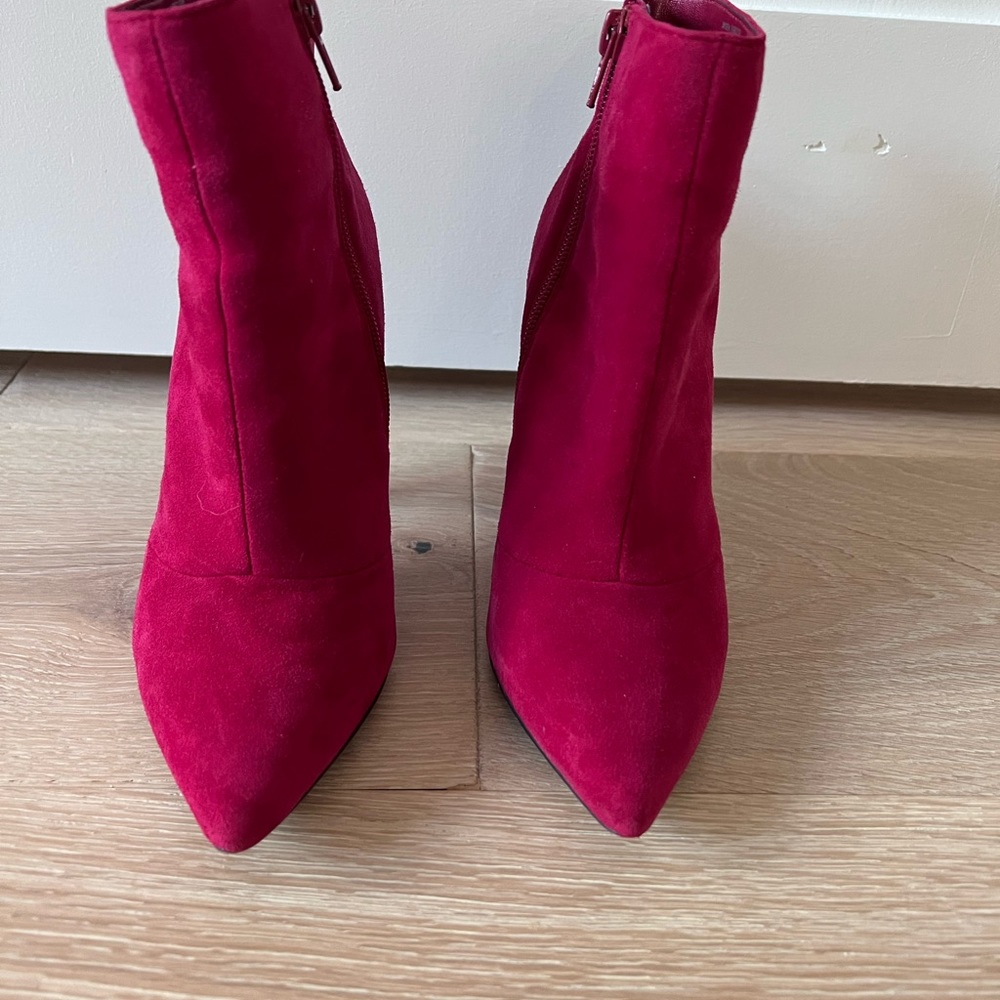 Like new boots size 6